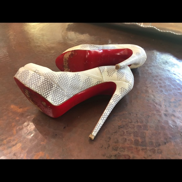 Christian Louboutin Peep Toe Platform Pumps - Picture 6 of 8